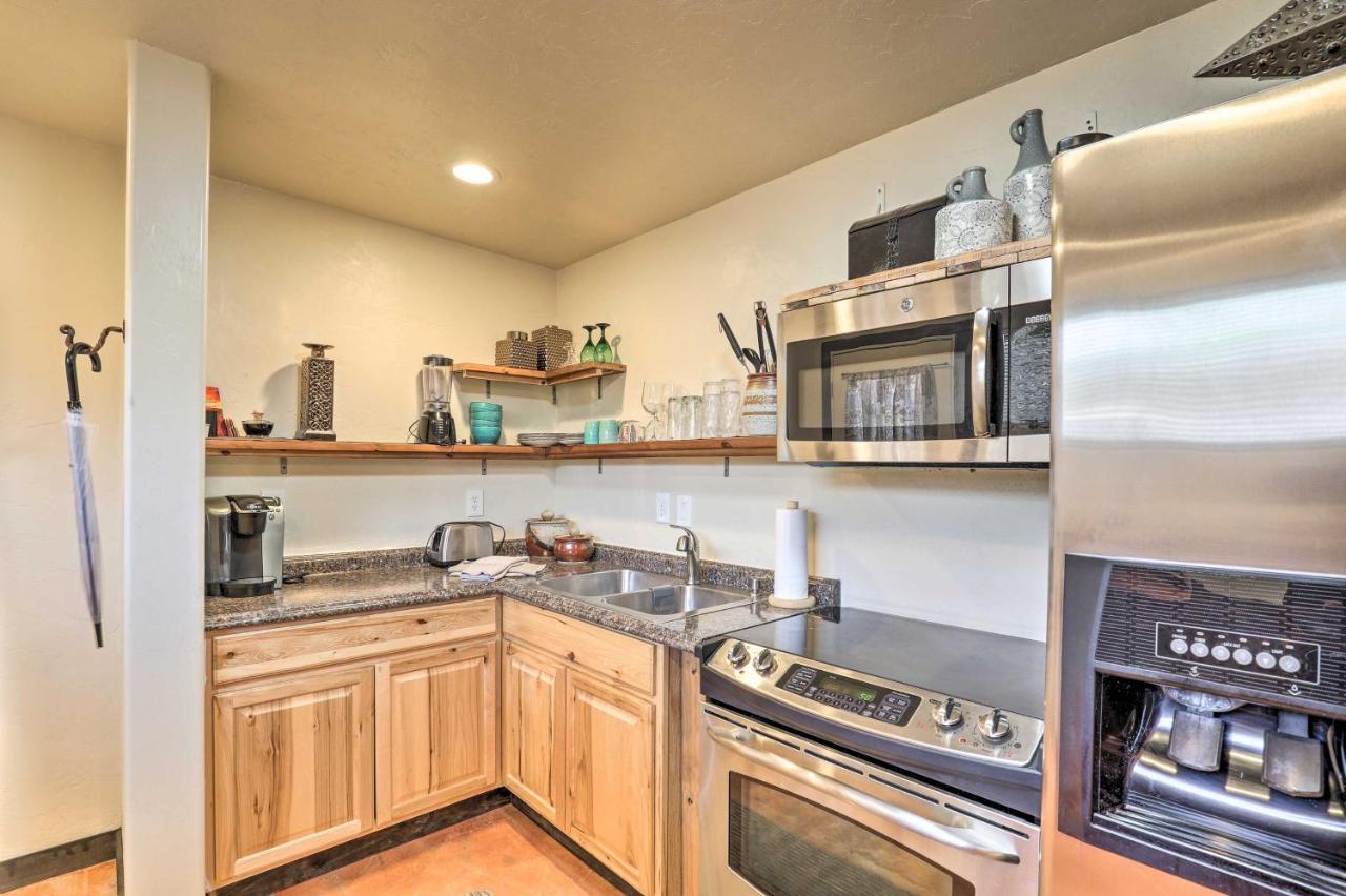 Villa Pet-Friendly Tucson Casita Shared Hot Tub And Porch Exterior foto